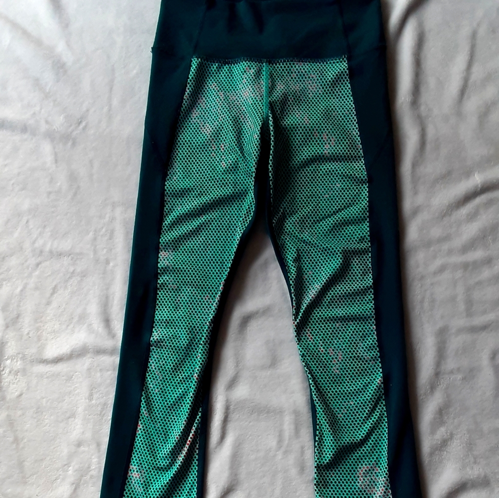 Under armour cropped leggings